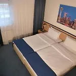 Essen City Suites 3*
